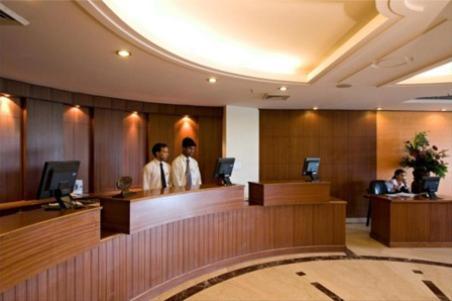 Clarks Inn, Pacific Mall Ghaziabad Bagian luar foto